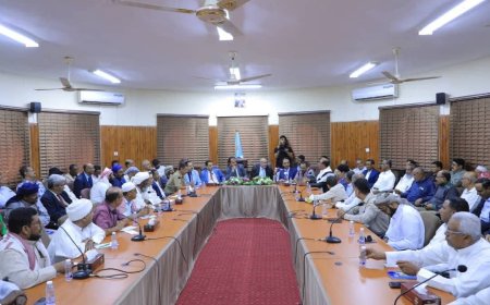 لقاء مشترك جمع قيادة السلطة المحلية وقيادة المجلس الانتقالي 