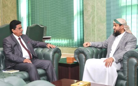 عضو مجلس القيادة "المحرّمي" يلتقي الأمين العام لمجلس الوزراء