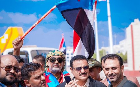 مدراء المديريات و عدد من الشخصيات البارزة تتوافد إلى ساحة العروض في مديرية خورمكسر