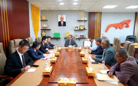 وزير الدولة محافظ عدن يبحث مع القائم بأعمال السفير الصيني سبل تعزيز التعاون المشترك