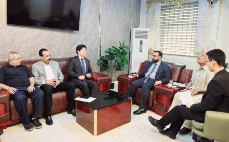 وزير الأشغال يبحث مع القائم بأعمال السفارة الصينية تعزيز التعاون في مجالي الطرق والإسكان