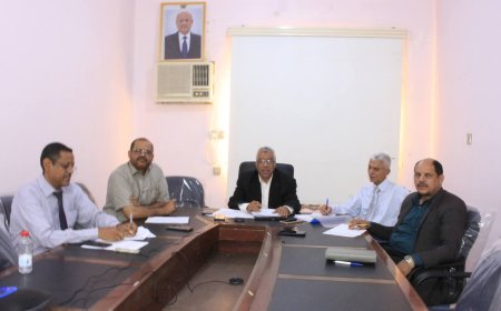 الوصابي يناقش إنجاز خطوات التصنيف الوطني للجامعات (النسخة الثانية 2025) 