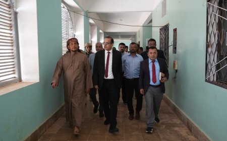 وزير الصحة ومحافظ سقطرى يتفقدان المرافق الصحية في الأرخبيل