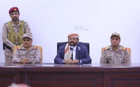 عضو مجلس القيادة العرادة يعقد لقاءً رسمياً وشعبياً موسعاً بمأرب