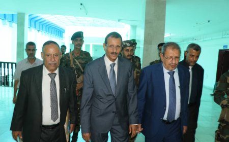 رئيس مجلس القضاء يتفقد سير العمل  في دوائر المحكمة العليا بعدن 