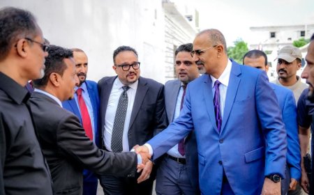 الزُبيدي يتفقد سير العمل بوزارة الإعلام والثقافة والسياحة