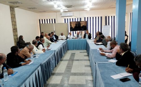 اجتماع بتعز يشدد على رقابة ضبط الاسعار وحماية المستهلك من الغش التجاري .