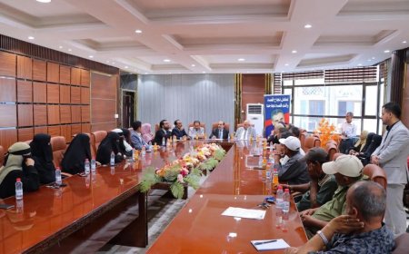 مدير عام خورمكسر يستقبل فريق التوجيه والرقابة الرئاسي للمجلس الانتقالي الجنوبي