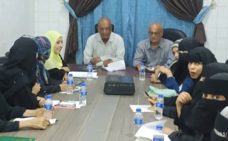 لقاء تنسيقي لمناقشة نشاط العيادة المتنقلة في مديرية صيرة بعدن