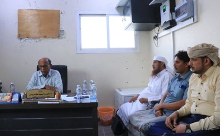 إتمام عملية الاستلام والتسليم بين المدير السابق والجديد لميناء نشطون بالمهرة