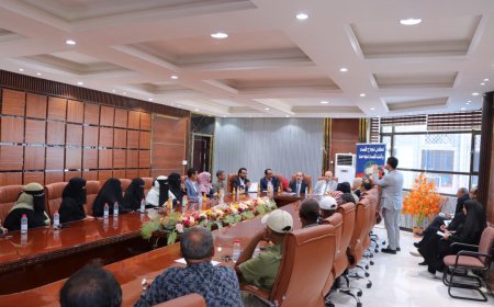 مدير عام خورمكسر يـستقبل فريق التوجيه والرقابة الرئاسي للمجلس الانتقالي الجنوبي