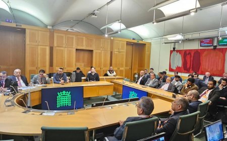 المنتدى اليمني البريطاني للديمقراطية والسلام (YBFPD) يضع اليمن في نقاش داخل البرلمان البريطاني بنقاش سياسي–اقتصادي معمّق