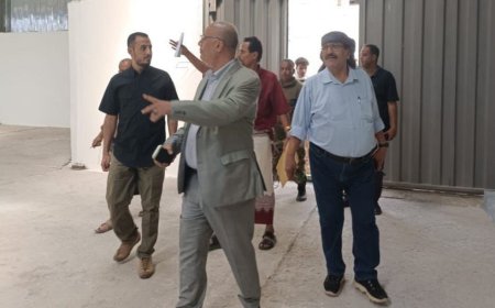 الوزير باذيـب يطلع على سير المشاريع المنفذة في المؤسسة العامة للاتصالات بعدن