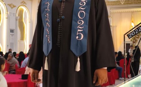 مبارك تخرج الطالب عبدالرحمن رويس من كلية الهندسة  قسم تقنية المعلومات (IT)