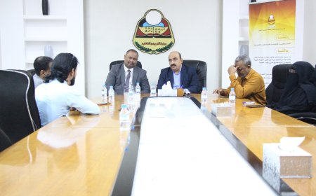 لقاء يناقش تعزيز العمل المشترك بين مكتبي التربية والتعليم والصحة بساحل حضرموت 