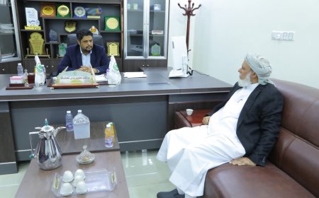 رئيس جامعة المهرة يستقبل وكيل محافظة المهرة الشيخ صالح عليان