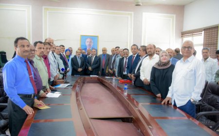 مجلس جامعة عدن يؤكد دعمه للقيادة الجنوبية ويثمّن صمود الجماهير ويشدد على دور الجامعة كصمّام أمان للوطن