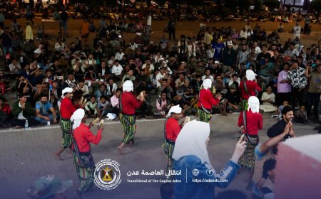 ساحة العروض تحتضن أمسية فنية وثقافية بحضور جماهيري واسع