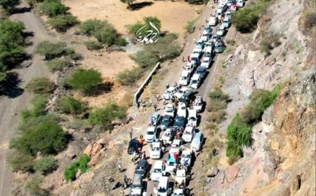 الضالع من جبهات القتال إلى ساحات الاعتصام.. زخم شعبي غير مسبوق يتدافع بآلاف المتظاهرين للمشاركة في اعتصام خور مكسر.