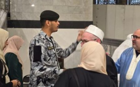 فيديو جديد لحادثة الانتحار في الحرم ..و إشادات لرجل الأمن