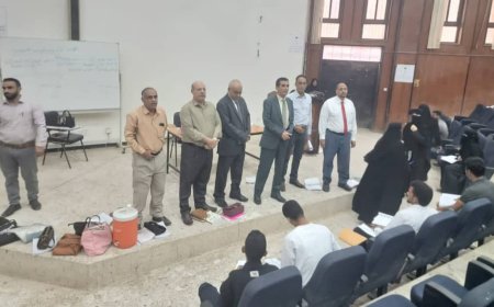 بحضور نائب رئيس الجامعة لشؤون الطلاب.. كلية الحقوق بجامعة عدن تدشن امتحانات الفصل الأول 