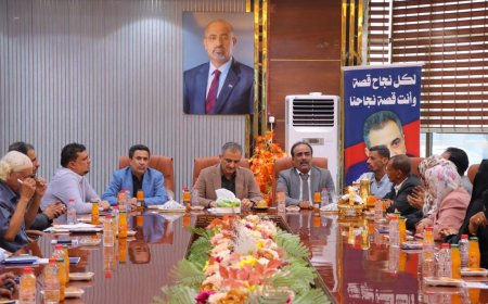 محافظ العاصمة عدن يفتتح حزمة مشاريع تنموية وخدمية بمديرية خورمكسر للعام 2025م