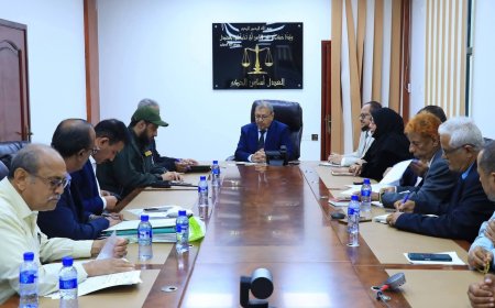 رئيس مجلس القضاء الأعلى يلتقي قيادات السلطتين التنفيذية والقضائية بمحافظة لحج