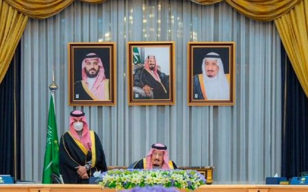 الملك سلمان  يرأس جلسة مجلس الوزراء في الرياض و أبرز ما نوقش فيه كانت التطورات في اليمن.. تفاصيل
