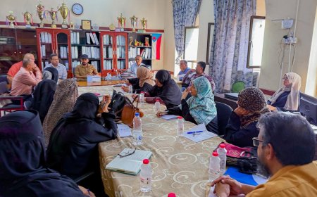 اجتماع يناقش خطة الاستعداد للفصل الدراسي الثاني في ثانويات ومدارس مديرية صيرة بعدن