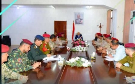 اللجنة العسكرية والأمنية بتعز تؤيد قرارات العليمي وتقر إجراءات حالة الطوارئ