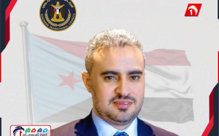مكذبًا قناة (الحدث) ومحافظ حضرموت.. رئيس إعلام الانتقالي ينفي انسحاب القوات الانتقالي ويصفها بـ(التضليل الإعلامي)