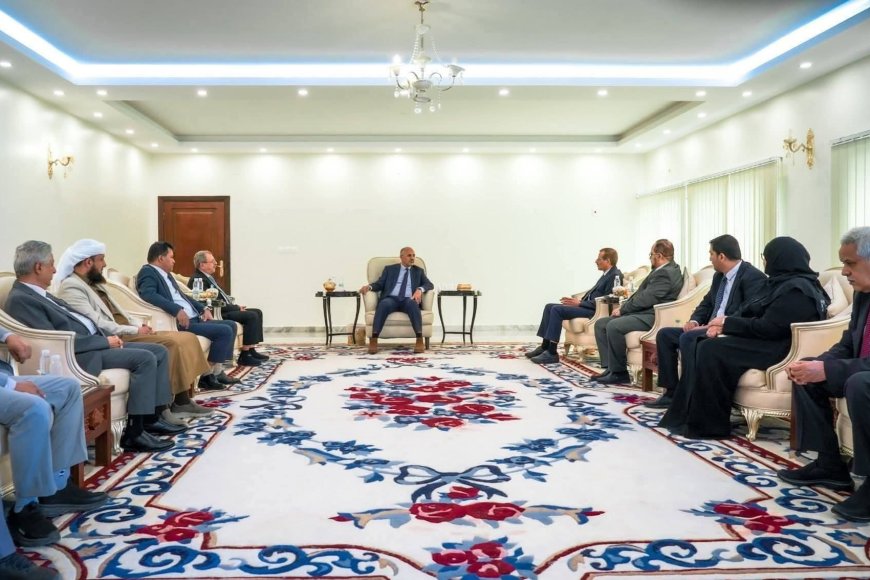 اللواء الزُبيدي يطّلع على سير العمل في المحاكم والنيابات والتحديات التي تواجهها