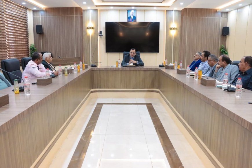 الوزير السقطري يناقش مع قيادة وكوادر جامعة لحج وكلية ناصر للعلوم الزراعية سُبل تطوير الجانب العلمي الزراعي&nbsp;