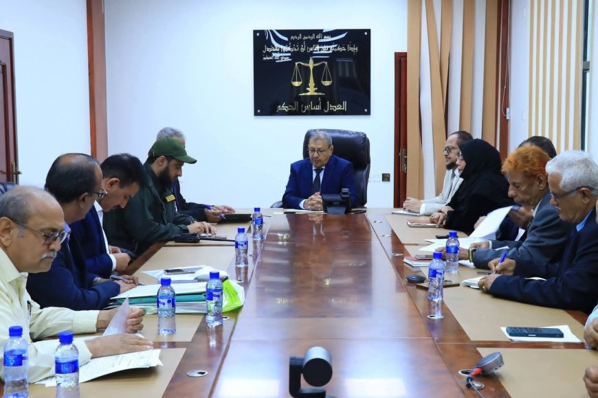 رئيس مجلس القضاء الأعلى يلتقي قيادات السلطتين التنفيذية والقضائية بمحافظة لحج