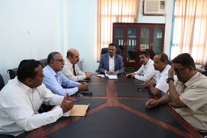 الأمين العام لمحلي حضرموت يترأس اجتماعاً لمناقشة سير العملية التربوية والتعليمية بساحل حضرموت