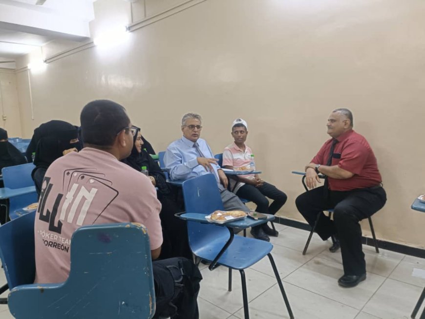 كلية الآداب بجامعة عدن تحتضن جلسة ثقافية لدعم الفنانين والمبدعين