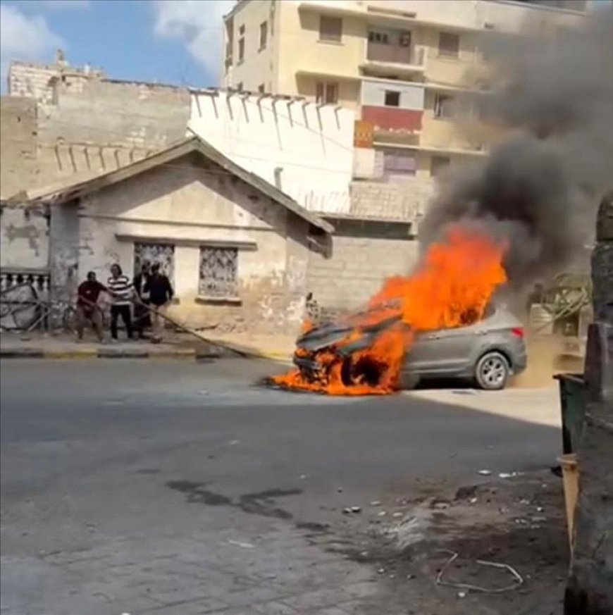 نجاة سكرتير محافظ عدن من حادث احتراق مفاجئ لسيارته بالتواهي