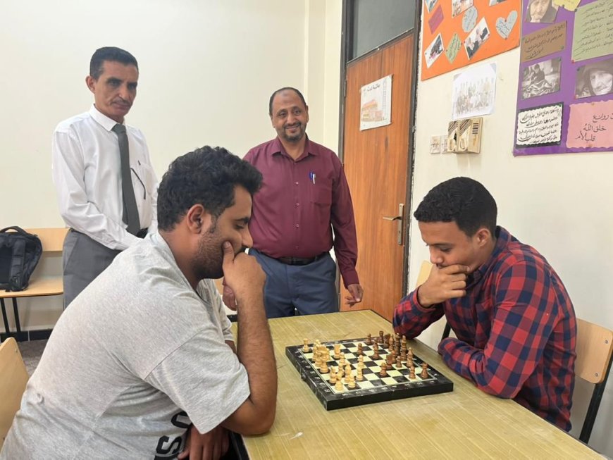 كلية الحقوق بجامعة عدن تواصل أنشطتها الطلابية وتطلق بطولة الشطرنج 