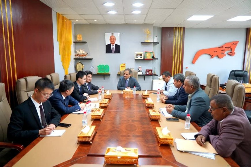 وزير الدولة محافظ عدن يبحث مع القائم بأعمال السفير الصيني سبل تعزيز التعاون المشترك
