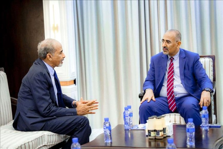 اللواء عيدروس الزُبيدي يلتقي وزير الدفاع الأسبق و يبحث معه اخر التطورات على الساحة المحلية .. تفاصيل