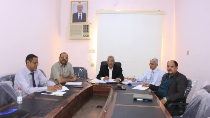 الوصابي يناقش إنجاز خطوات التصنيف الوطني للجامعات (النسخة الثانية 2025) 