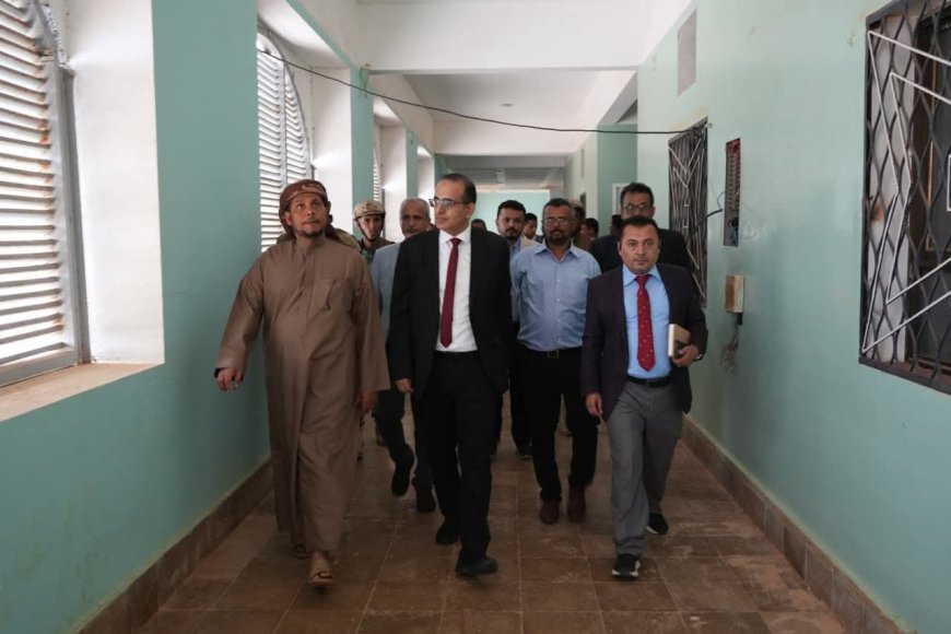 وزير الصحة ومحافظ سقطرى يتفقدان المرافق الصحية في الأرخبيل