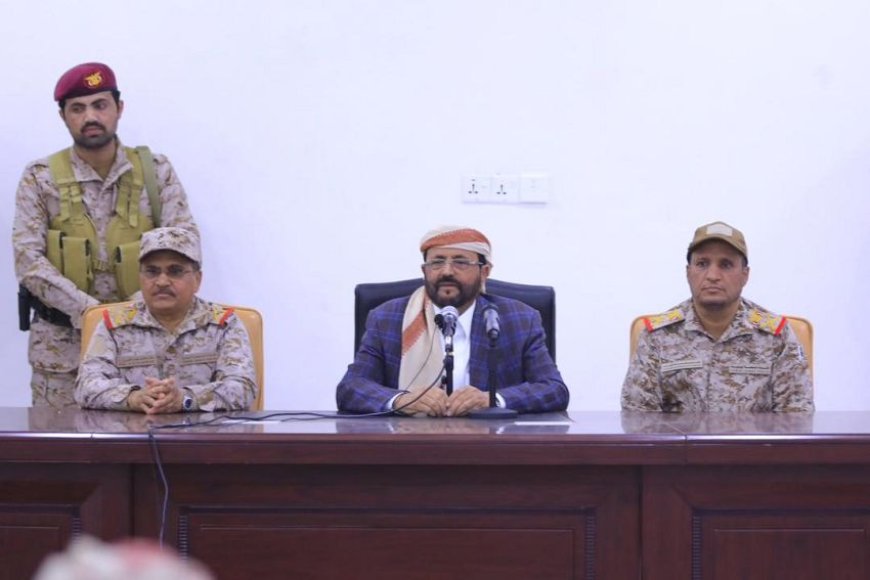 عضو مجلس القيادة العرادة يعقد لقاءً رسمياً وشعبياً موسعاً بمأرب