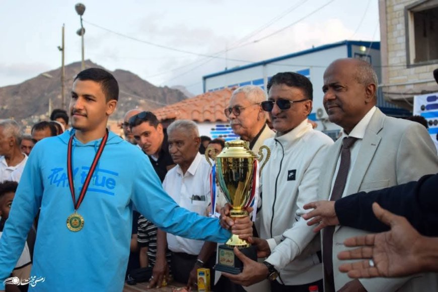 فرتوت يتوج بطلًا لبطولة عدن للسباحة