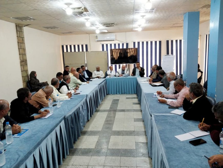 اجتماع بتعز يشدد على رقابة ضبط الاسعار وحماية المستهلك من الغش التجاري .