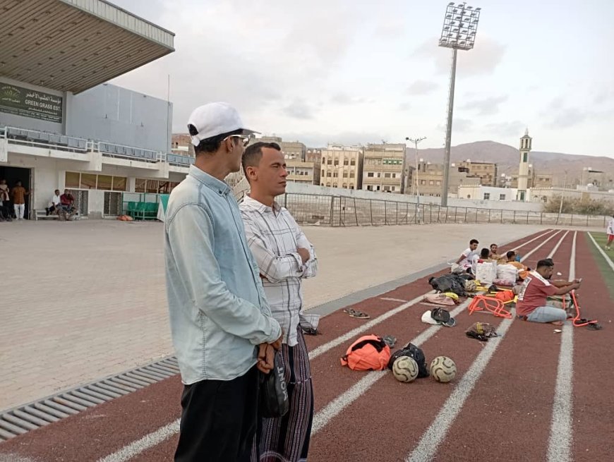 رئيس إتحاد الإعلام الرياضي بساحل حضرموت يطلع على جاهزية الفريق الكروي لنادي وحدة المكلا لخوض تجمع أندية الثانية 