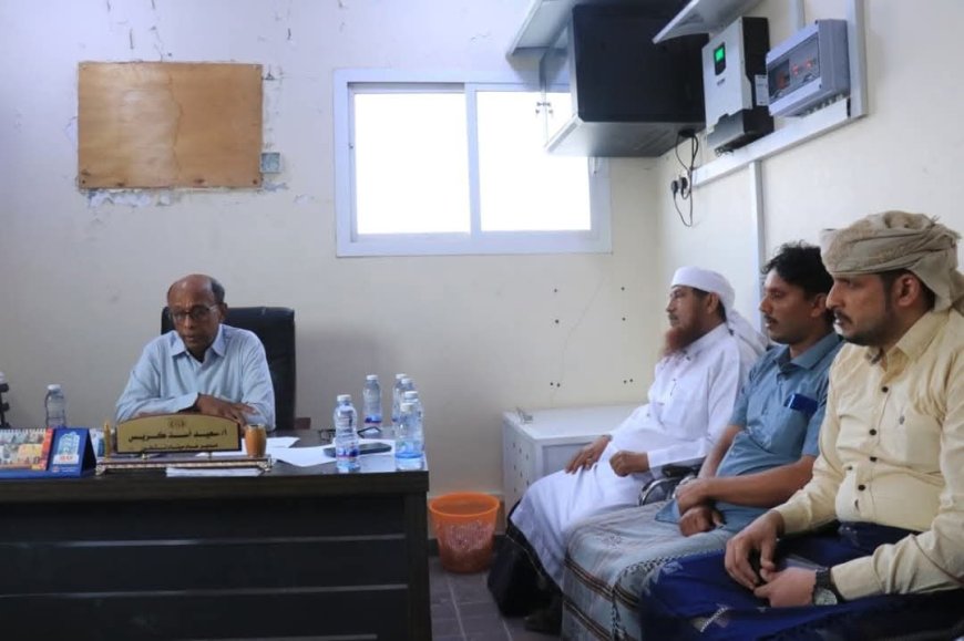 إتمام عملية الاستلام والتسليم بين المدير السابق والجديد لميناء نشطون بالمهرة