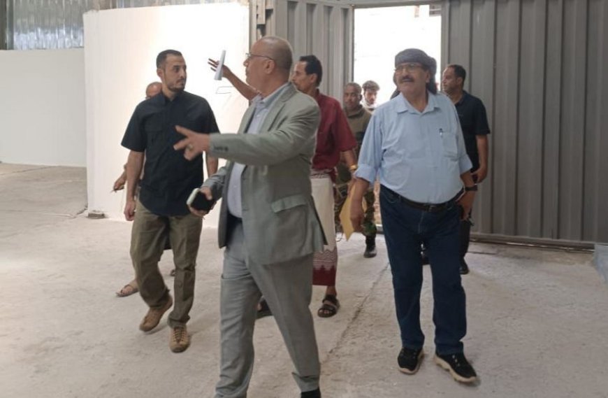 الوزير باذيـب يطلع على سير المشاريع المنفذة في المؤسسة العامة للاتصالات بعدن