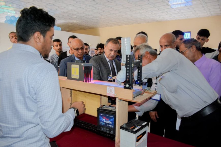 الإبداع الهندسي عنوان الجودة.. رئيس جامعة عدن يتفقد المعرض العلمي لكلية الهندسة