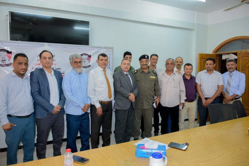 كلية الصيدلة بجامعة عدن تنظم لقاءً تشاوريًا لإنشاء نادي الخريجين وتعزيز الشراكة